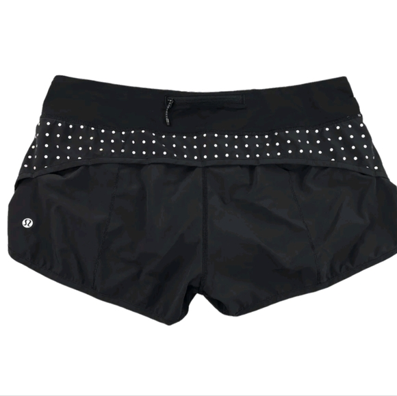Lululemon speed up shorts 2.5" - 'reflective dots' low rise, size 6 - Picture 2 of 4